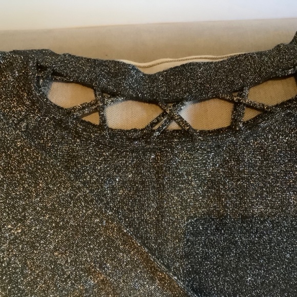 Top LE CHATEAU,black, metallic ,new condition ❤️ - Picture 2 of 6